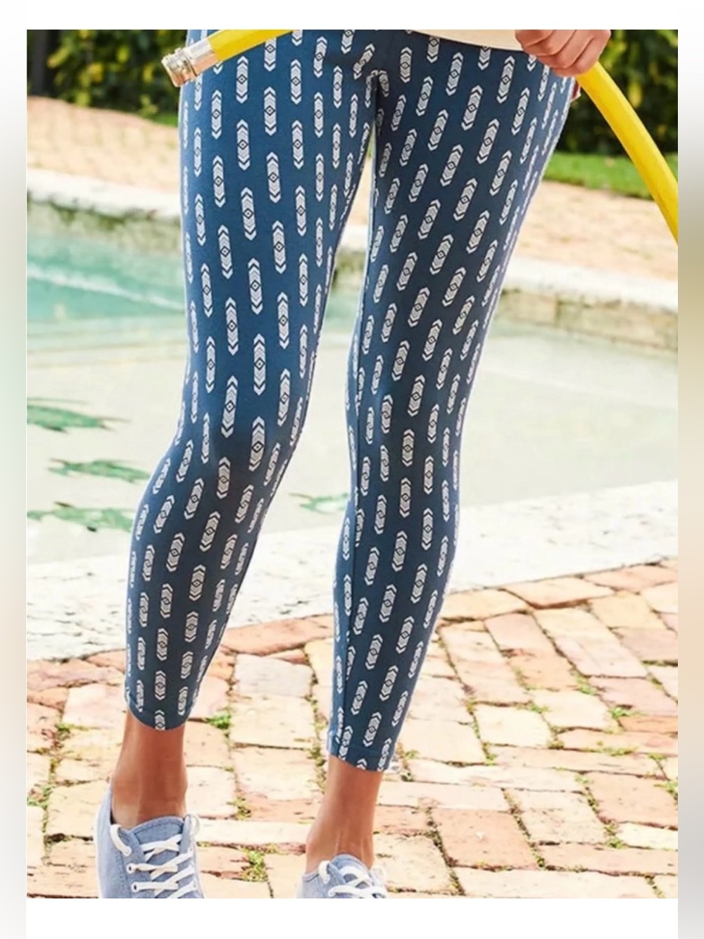 NWT Matilda Jane Follow The Path Cropped Leggings Medium Blue Geometric